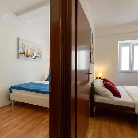 Appartement Old Town Patio Split