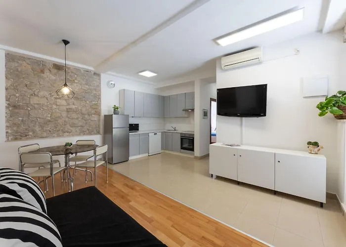 Old Town Patio Апартаменты Сплит